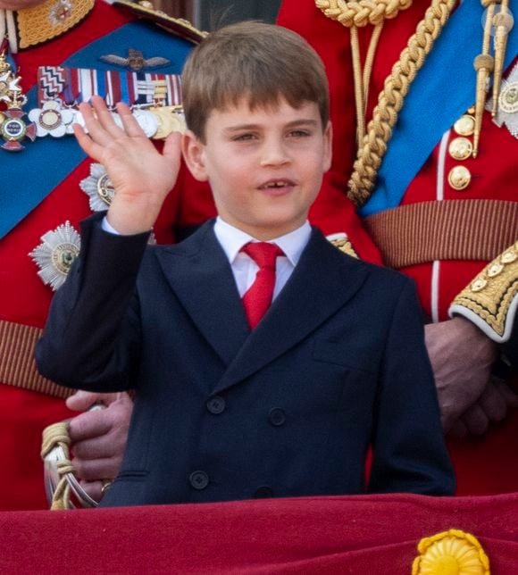 Le prince Louis de Galles, - Les membres de la famille royale britannique au balcon de Buckingham Palace lors de la cérémonie Trooping the Colour à Londres, le 14 juin 2025. Affecté par le crash du Boeing 787 Dreamliner à Ahmedabad du 12 juin, le souverain et les officiels porteront un brassard noir en hommage aux plus de 270 victimes. Bon nombre d'elles étaient des ressortissants britanniques.
© Goff Inf / Bestimage