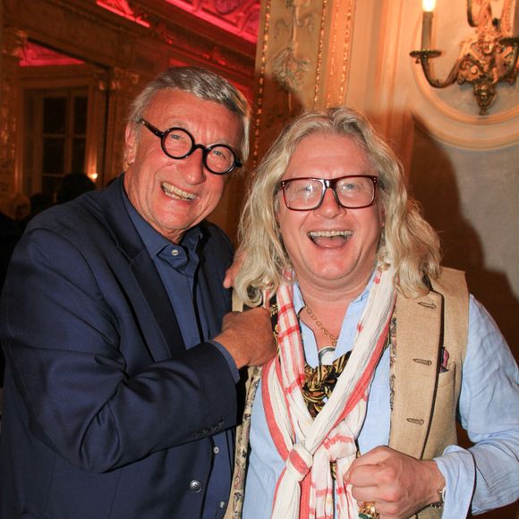 Exclusif - Olivier Lejeune, Pierre-Jean Chalençon - Soirée de dédicace de l'auteure Valérie Perez-Ennouchi pour son livre "Destins de femmes" au palais Vivienne à Paris le 11 octobre 2021.

© Baldini / Bestimage