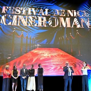Le jury du Festival composé de Malik Frikah, Gaëtan Roussel, Bérénice Bejo, Danièle Thompson, Luana Bajrami, Manu Payet, Vanessa Schneider, Sara Giraudeau, Daniel Auteuil, Pdt du jury, et Nathalie Levy, la maîtresse de cérémonie, durant la soirée d'ouverture de la 8ème édition du Festival Ciné Roman au Cinéma Pathé Gare du Sud à Nice, le 28 septembre 2026. © Bruno Bebert - Dominique Jacovides / Bestimage