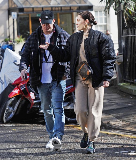 Channing Tatum et Jessie J se promènent main dans la main dans les rues de Londres le 14 mars 2019. © Backgrid UK/ Bestimage