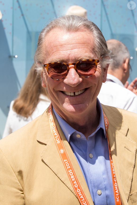 "Tout le monde est pétrifié y compris moi. Il n’y a pas d’infos rassurantes donc on attend", vient-il de confier à nos confrères

William Leymergie sur le Village pendant les Internationaux de France de Tennis à Roland-Garros le 09 juin 2017 à Paris. Berzane Nasser/ABACA