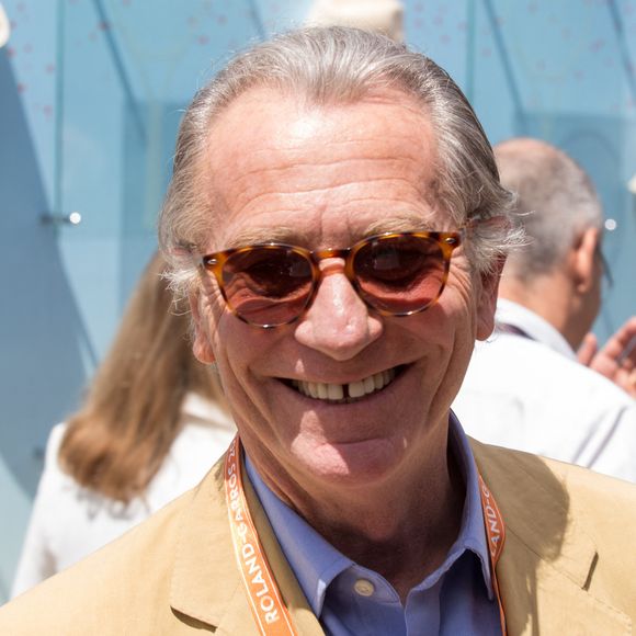 "Tout le monde est pétrifié y compris moi. Il n’y a pas d’infos rassurantes donc on attend", vient-il de confier à nos confrères

William Leymergie sur le Village pendant les Internationaux de France de Tennis à Roland-Garros le 09 juin 2017 à Paris. Berzane Nasser/ABACA