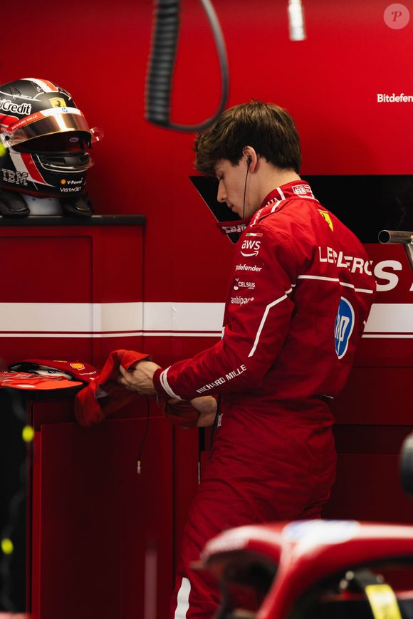 Le 5 décembre 2025, Doha, Doha, Qatar : ARTHUR LECLERC (Scuderia Ferrari) pendant les essais libres (FP1) de la Formule 1 Qatar Airways Qatar Grand Prix 2025 au Lusail International Circuit à Doha