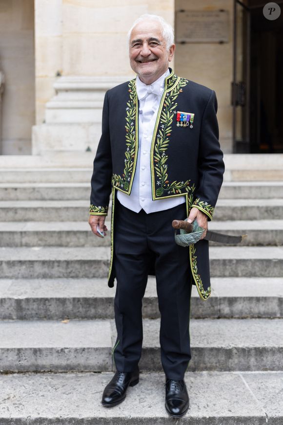 Guy Savoy, - Le chef français multi étoile, Guy Savoy, vient d'être officiellement installé comme membre de l'Académie des Beaux-Arts. Une cérémonie qui s'est déroulée sous la coupole de l'Institut de France, à Paris, France, le 20 mai 2026. C'est la première fois qu'un chef intègre la prestigieuse institution. © Julien Sarkissian/Bestimage