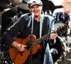 Meghan et Harry ont, cette fois-ci, assisté au concert de James Taylor.

James Taylor en concert en Floride, 11 mai 2018.

Photo : Backgrid USA / Bestimage