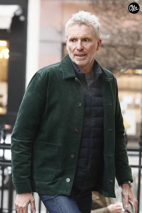 Denis Brogniart lors des obsèques de Jean-Luc Petitrenaud en l'église Saint-Pierre-du-Gros-Caillou à Paris, le 17 janvier 2025.
© Christophe Clovis/Bestimage