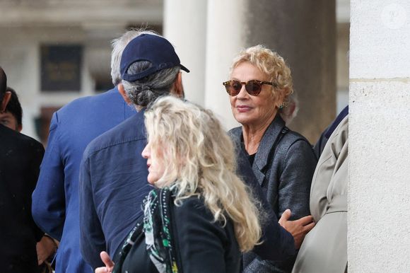 Exclusif - Muriel Belmondo - Arrivées aux obsèques d’Alain Belmondo au crématorium du Père-Lachaise à Paris, France, le 4 septembre 2025. © Dominique Jacovides/Bestimage