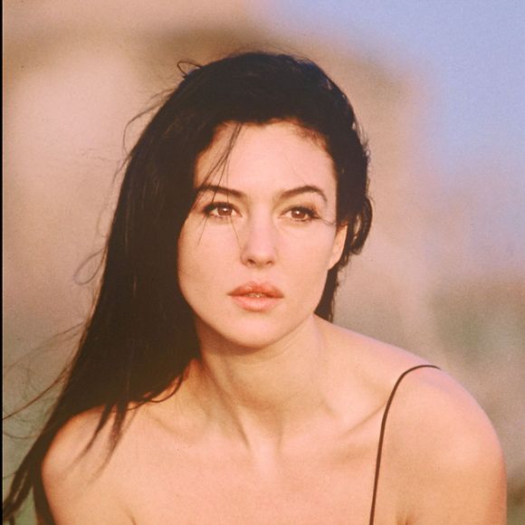 Interviewée par le quotidien "Corriere della Sera" en 2014, l'actrice du film Irréversible expliquait : "On s’est laissés au bout de six mois. Une déception."

Monica Bellucci en 1996.  @Bestimage