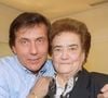 Le chanteur a marqué plusieurs générations avec des titres populaires.

Frank Michael et sa maman dans les loges à l'Olympia. 
COADIC GUIREC / BESTIMAGE