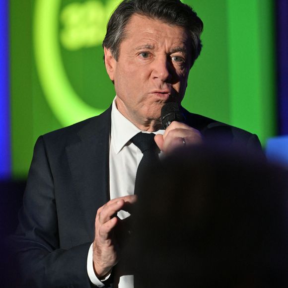 Christian Estrosi, le maire de Nice, accompagné de sa femme la journaliste et chroniqueuse de télé, Laura Tenoudji, a participé à la réunion de rentrée des Amis du Maire organisé dans la salle de spectacle du Palais de la Méditerranée à Nice, le 20 janvier 2023.
 © Bruno Bebert/Bestimage