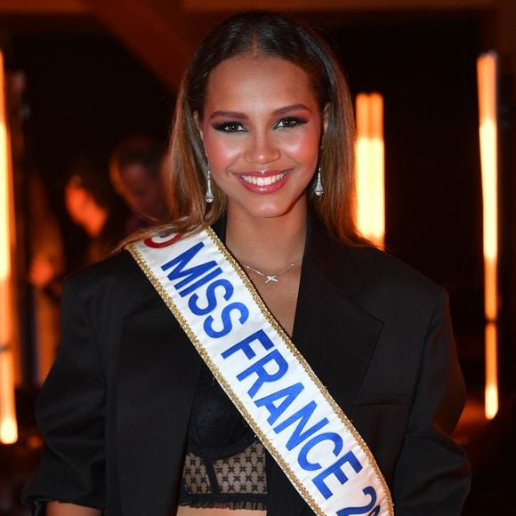 La jeune femme révèle à "Purepeople" ne plus se sentir capable de retourner à l'école.

Indira Ampiot, Miss France 2023 - Front Row du défilé Etam Live Show 2023 au Palace à Paris le 26 septembre 2023.

© Veeren / Bestimage