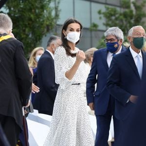 La reine Letizia d'Espagne, le roi Felipe VI et le président du Portugal Marcelo Rebelo de Sousa lors de l'inauguration du centre de traitement contre le cancer Botton-Champalimaud à Lisbonne le 27 septembre 2021.

AGENCE / BESTIMAGE