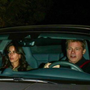 Si son ex Brad Pitt file le parfait amour avec Ines De Ramon,

Brad Pitt et Ines De Ramon à la sortie de la soirée pour le 50e anniversaire de Leonardo DiCaprio à Los Angeles.

Photo : Backgrid USA / Bestimage