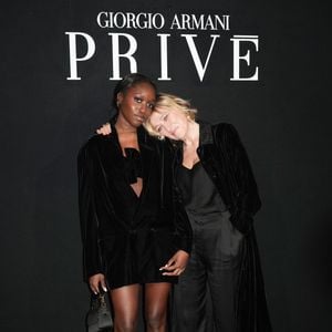 Oumy Bruni-Garrell et Valeria Bruni Tedeschi assistent au défilé Giorgio Armani Prive Haute Couture Printemps/Été 2026 dans le cadre de la Semaine de la mode de Paris à Paris, France. © Lucia Sabatelli / Bestimage