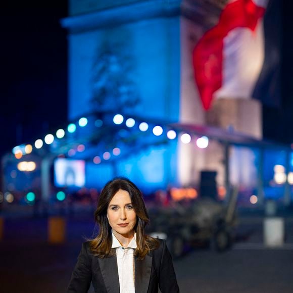 Exclusif - Elsa Zylberstein - Emission "Le concert pour la paix" sur les Champs-Elysées à Paris, retransmis en direct sur France 2, le 8 mai 2025.  © Christophe Clovis - Pierre Perusseau / Bestimage