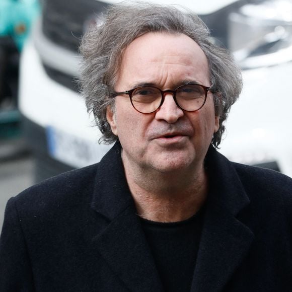 A l'écran, il forme d'ailleurs un couple fictif et assez atypique avec Camille jouée par Amélie Etasse.

Grégoire Bonnet - Obsèques de Marion Game en l'église Saint Roch à Paris le 31 mars 2023. © Christophe Clovis / Bestimage