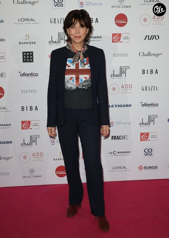 L'ex-journaliste de 66 ans, à la tête d'une grande tribu de cinq enfants, y fait de rares confidences sur Chandara, sa fille adoptive d'origine cambodgienne.

Tina Kieffer - Cérémonie du Prix de la femme d'influence 2025 au Palais de Chaillot à Paris le 24 novembre 2025. © Coadic Guirec/Bestimage