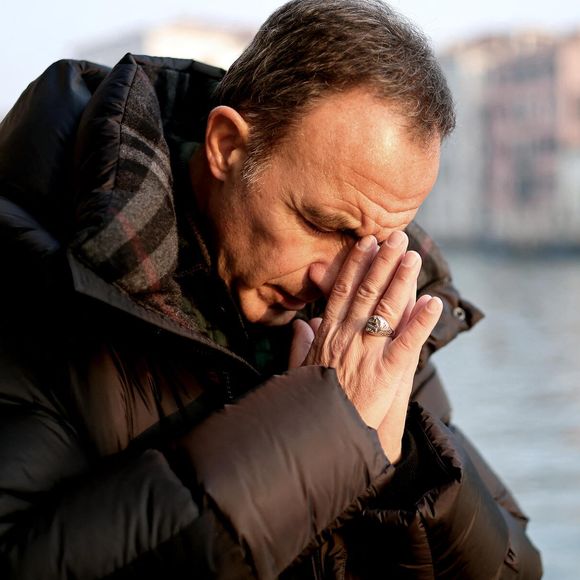 Exclusif - Nikos Aliagas - Rendez-vous avec Nikos Aliagas à Venise en marge de son exposition de photographies "Regards Vénitiens" au Palazzo Vendramin Grimani de la fondation dell'Albero d'Oro

© Dominique Jacovides / Bestimage