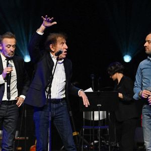 Ours, Alain Souchon, Pierre Souchon Gala de la Fondation Recherche Alzheimer " 2 générations chantent pour la 3ème " se produit à l'Olympia à Paris, France le 17 mars 2025. Photo by Christophe Meng / ABACAPRESS.COM