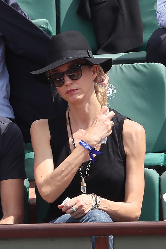 Hélène de Fougerolles - People dans les tribunes des Internationaux de France de Tennis de Roland Garros à Paris. Le 8 juin 2018
© Cyril Moreau / Bestimage