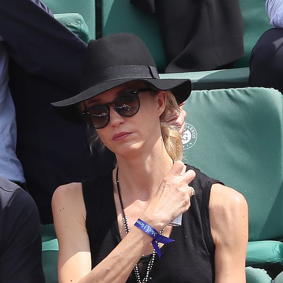Hélène de Fougerolles - People dans les tribunes des Internationaux de France de Tennis de Roland Garros à Paris. Le 8 juin 2018
© Cyril Moreau / Bestimage