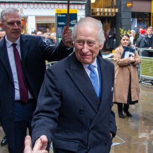 Le roi Charles III d'Angleterre, quitte Kingly Court à Londres, après sa visite, le 26 février 2025. (Zuma Press/Bestimage).