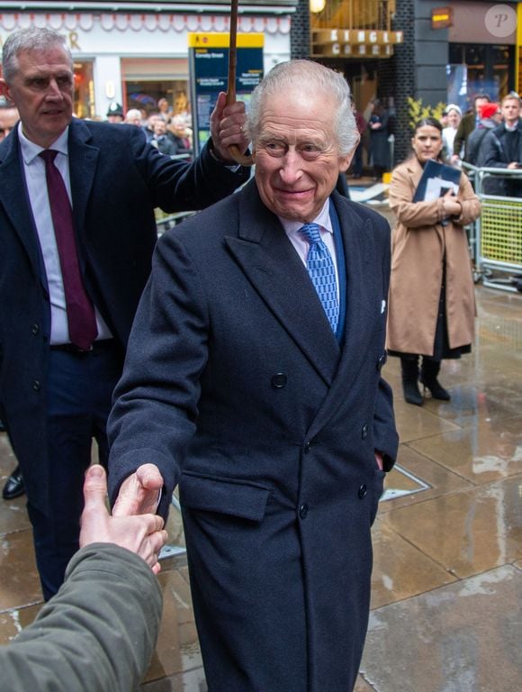 Le roi Charles III d'Angleterre, quitte Kingly Court à Londres, après sa visite, le 26 février 2025. (Zuma Press/Bestimage).