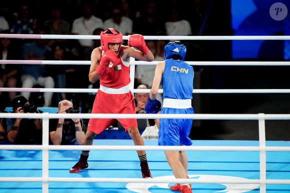 L'Algérienne Imane KHELIF, médaillée d'or, participe à la finale des 66 kg féminins de boxe au stade Roland-Garros lors des Jeux Olympiques de Paris 2024, le 9 août 2024. Photo by Julien Poupart/ABACAPRESS.COM