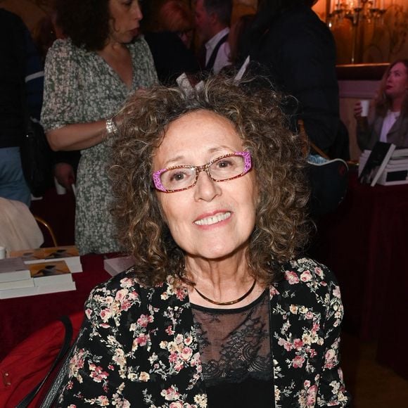 C'est ce qu'elle confiait au magazine "L'Express"

Mireille Dumas - 2ème Salon des Femmes de Lettres et remise du Prix Simone Veil 2022 au Cercle National des Armées à Paris le 24 mai 2022.  Coadic Guirec/Bestimage