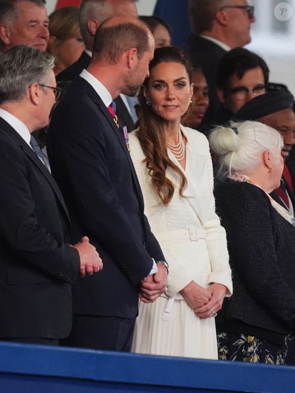 Le prince William s'est vu dans l'obligation de préparer ses obsèques au cas où la maladie l'emporte.

Le Prince et la Princesse de Galles lors du concert célébrant le 80e anniversaire du Jour de la Victoire en Europe, qui s'est tenu sur la place historique de Horse Guards Parade, au centre de Londres. Jeudi 8 mai 2025. Photo by James Manning/PA Wire/ABACAPRESS.COM