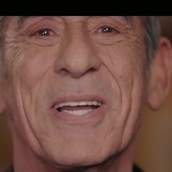 Le film révèle que son cancer, diagnostiqué en 2012, avait connu une rémission avant une rechute et une propagation aux poumons.

Capture d'écran du documentaire "La face cachée de l'Homme en Noir" sur TF1