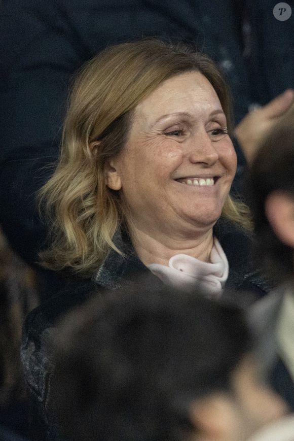 Yaël Braun-Pivet - Célébrités dans les tribunes du match de Ligue des Champions entre le PSG contre le Bayern de Munich (1-2) au Parc des Princes à Paris le 4 novembre 2025. © Cyril Moreau/Bestimage