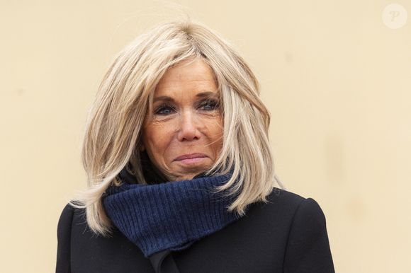 Brigitte Macron - Match de football caritatif du Variétés club de France au profit de l'opération Pièces jaunes au stade Bernard Giroux à Plaisir, France, le 24 avril 2024. Le match a permis de récolter 57.500€. © Pierre Perusseau/Bestimage