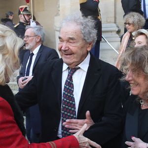 "Je n'en parlerai pas. Ce sont les nuits qui sont le plus douloureuses. Je me tue de boulot toute la journée pour ne pas y penser. Soixante-dix ans ensemble, vous ne pouvez pas savoir ce que ça fait..."

Brigitte Fossey avec Pierre Perret et sa femme Simone Mazaltarim - Réception de Sylviane Agacinski à l'Académie Française à Paris le 14 Mars 2024. La philosophe Sylviane Agacinski a fait son entrée ce jeudi à l'Académie française. Onzième femme de l'histoire à intégrer l'institution, elle avait été élue en juin 2023. © Bertrand Rindoff / Bestimage