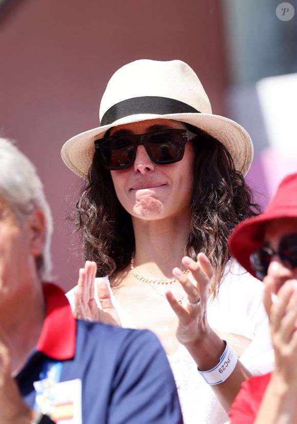 Xisca Perello soutient son mari R.Nadal pendant l'épreuve de tennis lors des Jeux Olympiques de Paris 2024 (JO) à Roland Garros à Paris, France, le 29 juillet 2024. © Jacovides-Perusseau/Bestimage