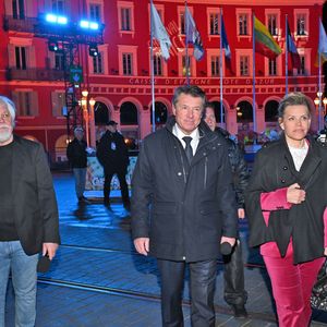 A rappeler que Laura Tenoudji avait piloté la cérémonie d'ouverture de l'Eurovision Junior à l'hôtel Negresco en novembre 2023. Avant de se rétracter la pression, La belle-mère de Laetitia Estrosi aurait également dû présenter deux tables rondes du "Nice Climate Summit" coorganisé avec La Tribune....

Paul Watson, l'activiste écologique, a assisté à la clôture du Carnaval de Nice 2025 Roi des Océans, et a ainsi pu découvrir le char à son effigie, à l'invitation de Christian Estrosi, le maire de Nice, en présence de leurs épouses Yana Rusinovich et Laura Tenoudji Estrosi, à Nice le 1er mars 2025.  © Bruno Bebert/Bestimage