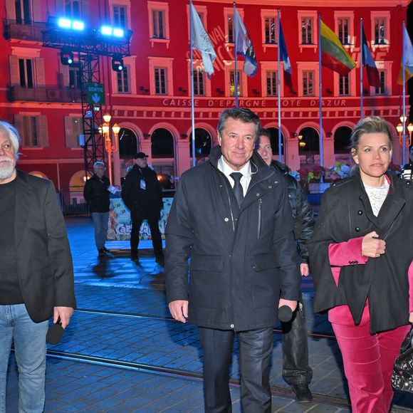 A rappeler que Laura Tenoudji avait piloté la cérémonie d'ouverture de l'Eurovision Junior à l'hôtel Negresco en novembre 2023. Avant de se rétracter la pression, La belle-mère de Laetitia Estrosi aurait également dû présenter deux tables rondes du "Nice Climate Summit" coorganisé avec La Tribune....

Paul Watson, l'activiste écologique, a assisté à la clôture du Carnaval de Nice 2025 Roi des Océans, et a ainsi pu découvrir le char à son effigie, à l'invitation de Christian Estrosi, le maire de Nice, en présence de leurs épouses Yana Rusinovich et Laura Tenoudji Estrosi, à Nice le 1er mars 2025.  © Bruno Bebert/Bestimage