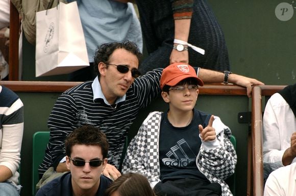 Elie Semoun et son fils. © Giancarlo Gorassini/ABACAPRESS.COM