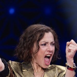 En 2015, l'interprète du tube "Aller plus haut" avait même tourné une partie de son clip Je dis call me dans un restaurant de Nogent, tout près de chez elle. 

Exclusif - Tina Arena lors de l'enregistrement de l'émission "La Boîte à secrets", présentée par F.Bollaert et diffusée le 23 janvier sur France 3, dans les studios du Lendit à Saint-Denis, France, le 16 décembre 2025. © Cyril Moreau/Bestimage