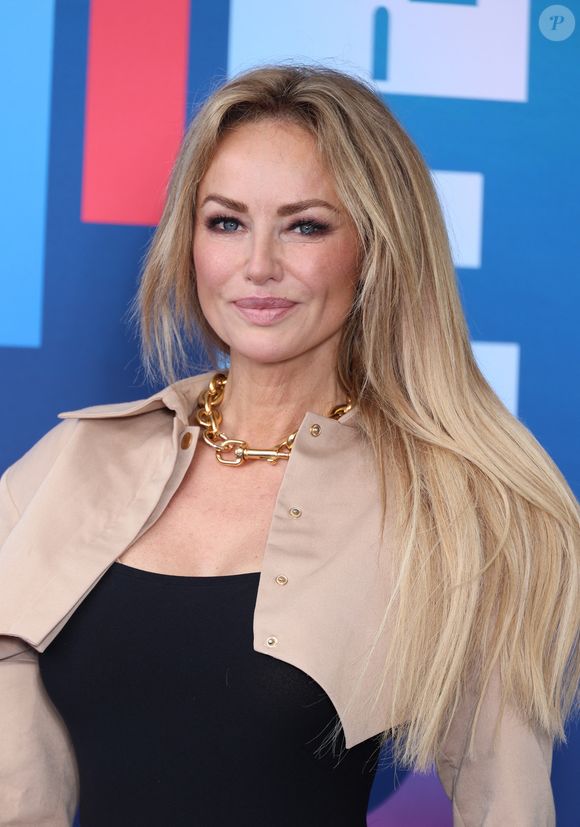 Selon les experts, la musculation permet non seulement de brûler davantage de calories, mais aussi de préserver les fonctions cognitives. 

Adriana Karembeu - Photocall lors de la 63ème édition du festival de la télévision de Monte-Carlo. Le 17 juin 2024
© Denis Guignebourg / Bestimage