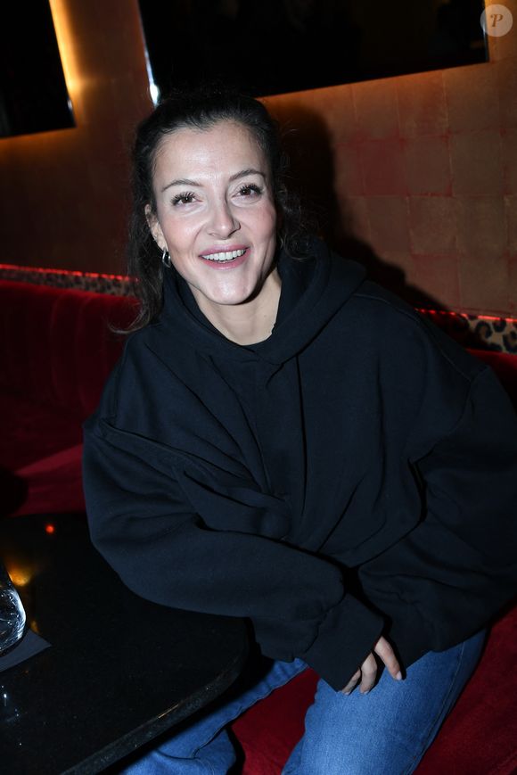 “Prenez vos précautions avant de venir me voir quand vous êtes sur la fin de la grossesse mesdames”, s’amuse-t-elle

Exclusif - Camille Lellouche - Le comédien Redouane Bougheraba inaugure son restaurant "Le Peaky" à Paris le 20 novembre 2024. © Rachid Bellak/Bestimage