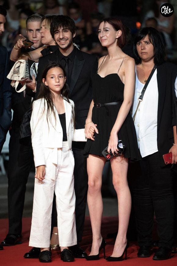 Elle vit désormais à Londres

Ben, Alice et Joe Attal, les enfants de Charlotte Gainsbourg et d'Yvan Attal, assistent à la projection du film « Jane par Charlotte » lors du 74e Festival de Cannes, le 7 juillet 2021 à Cannes, en France.Photo de David Niviere/ABACAPRESS.COM