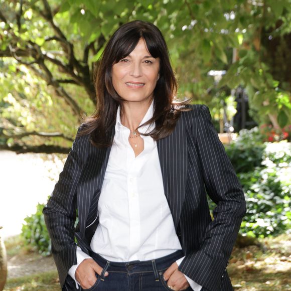Très engagée sur le sujet, elle en a fait le coeur de sa réalisation même si elle n'est pas autobiographique.

Hélène Médigue - Photocall du film "Une place pour Pierrot" lors de la 18ème édition du Festival du Film Francophone de Angoulême (FFA) le 28 août 2025.

© Coadic Guirec / Bestimage