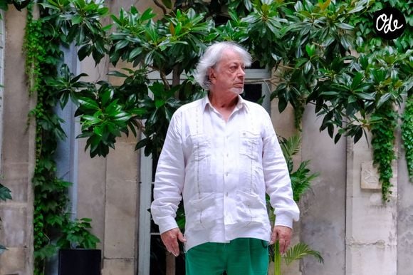 L’actrice Suzanne de Baecque convie le chanteur Hervé Vilard à un tête-à-tête artistique et prolifique lors du  79e édition du festival d’Avignon le 24 juillet 2025.
 © Luca Cutolo/PsnewZ/Bestimage