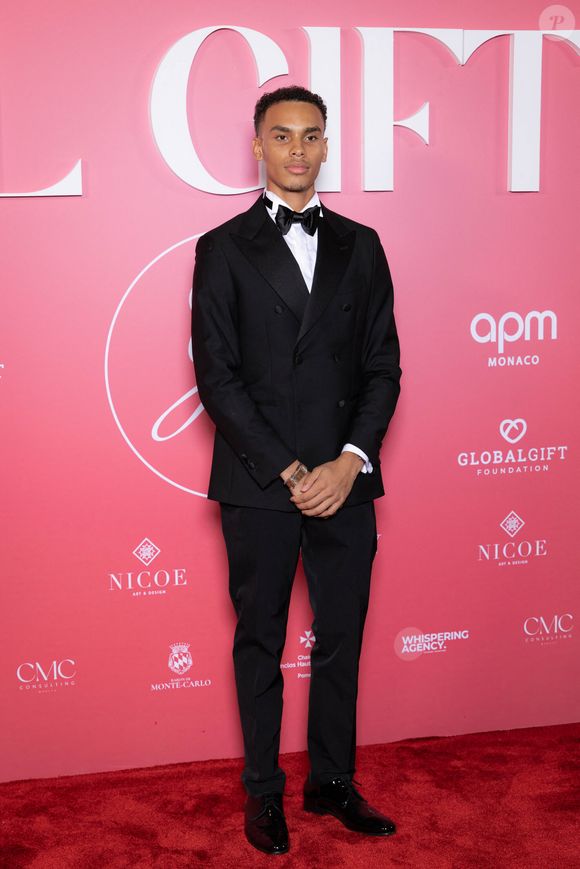 Alexandre Grimaldi a également publié des images de la journée et de son séjour en Californie.

Alexandre Grimaldi assiste au premier Global Gift Gala sponsorisé par 'APM Monaco' organisé à Monaco, à la Salle Empire de l'Hôtel de Paris.  © Olivier Huitel/Pool/Bestimage