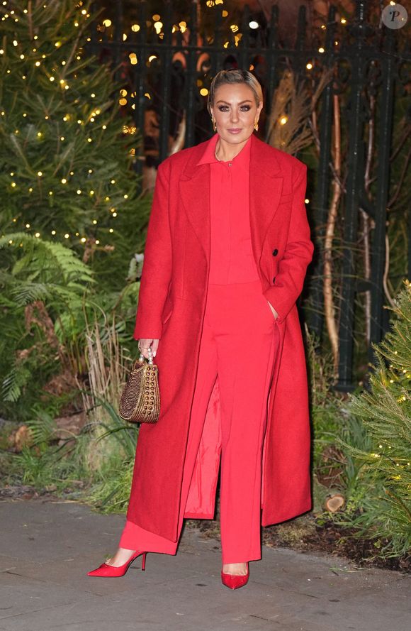 Amy Dowden arrive à l'Abbaye de Westminster à Londres pour assister à la cérémonie de chants de Noël "Together At Christmas".
James Manning/PA Wire