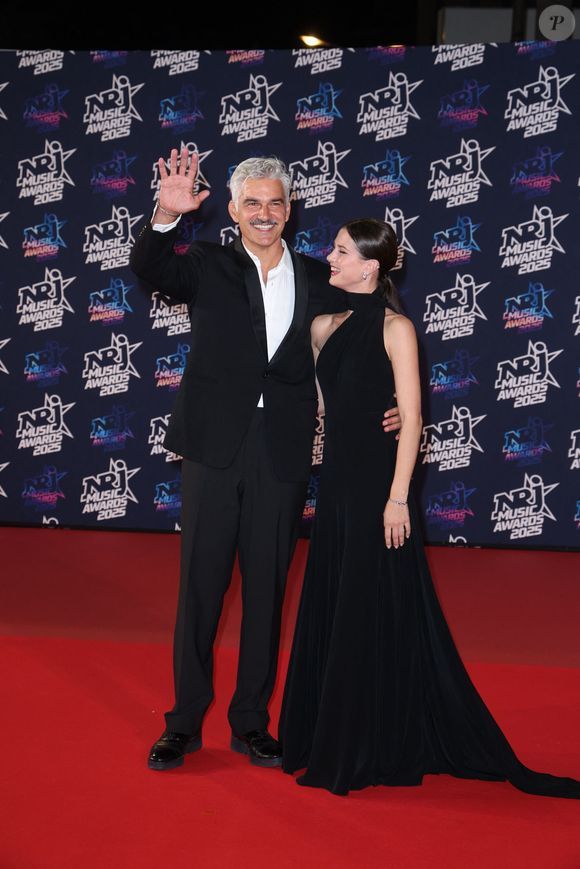 François Vincentelli et Alice Dufour au photocall de la 27ème édition des NRJ Music Awards au palais des Festivals de Cannes, France, le 31 octobre 2025. © Dominique Jacovides/Bestimage