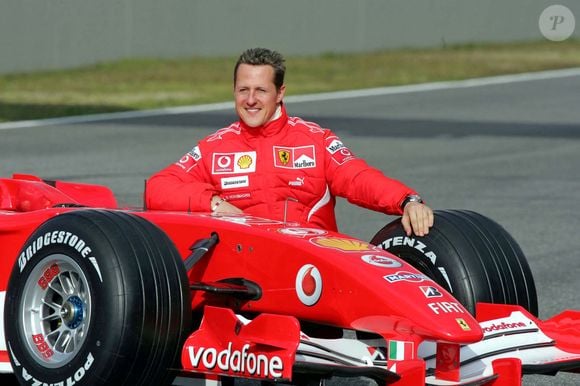 Michael Schumacher, pilote officiel de la Scudéria Ferrari, lors de la présentation de la nouvelle Formule 1 Ferrari 248 F1 au Mugello (24/01/06)