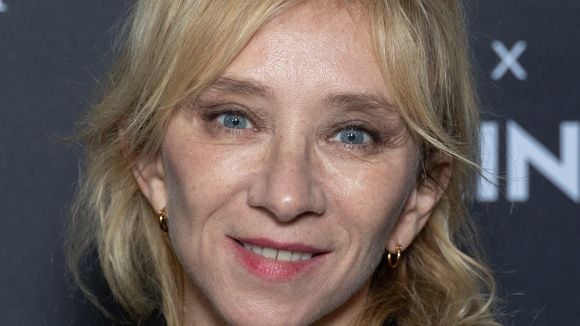 Sylvie Testud a reçu "un mini-héritage" de son père qu'elle ne connaissait pas, ce geste l'a touchée plus qu'elle ne le pensait