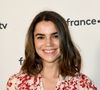 Sur des photos publiées par la journaliste, on peut la voir assister à un match de l’USL Dunkerque

Cécile Grès au photocall de la conférence de presse de France 2 au théâtre Marigny à Paris le 18 juin 2019. © Coadic Guirec / Bestimage